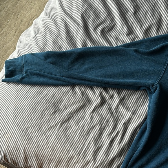 Blue vans sweater - Picture 2 of 7